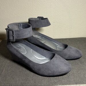 Dexflex Comfort Gray Ankle Strap Wedges